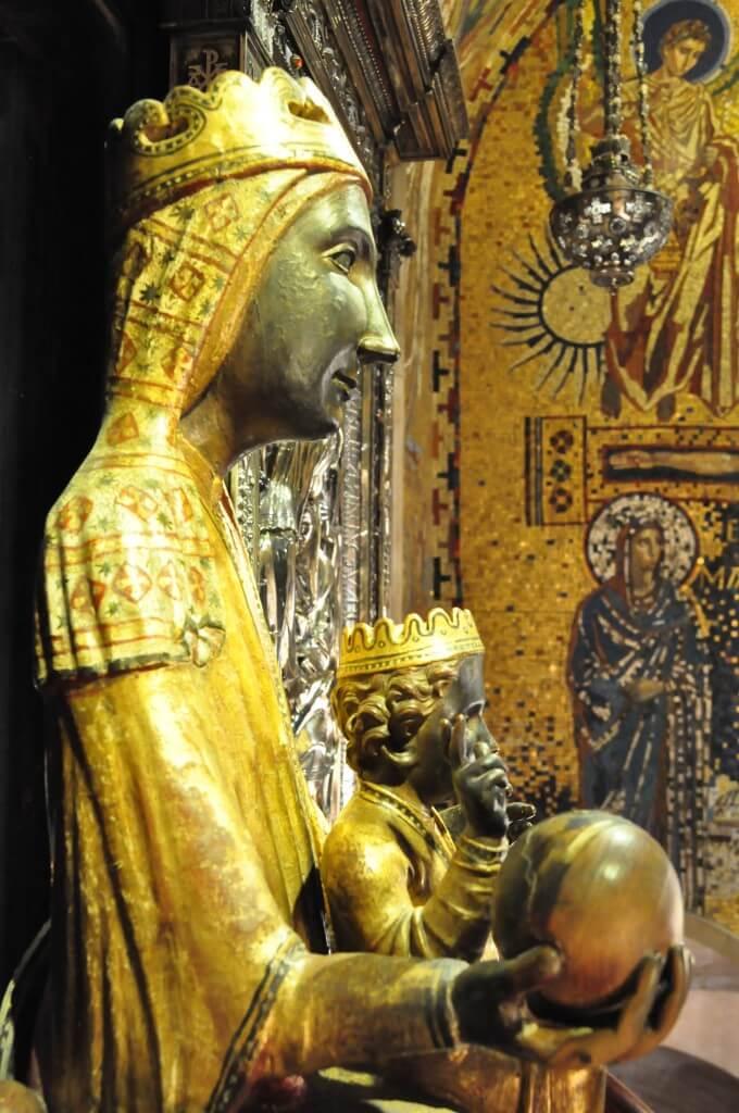 Virgen de Montserrat